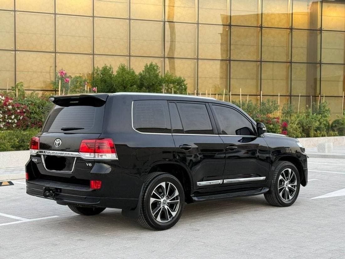 2021 Toyota Land Cruiser GXR thumbnail 7