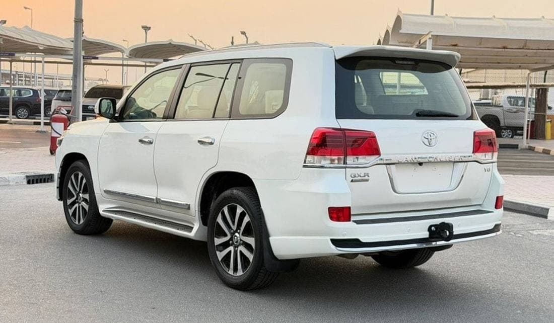 2019 Toyota Land Cruiser thumbnail 4