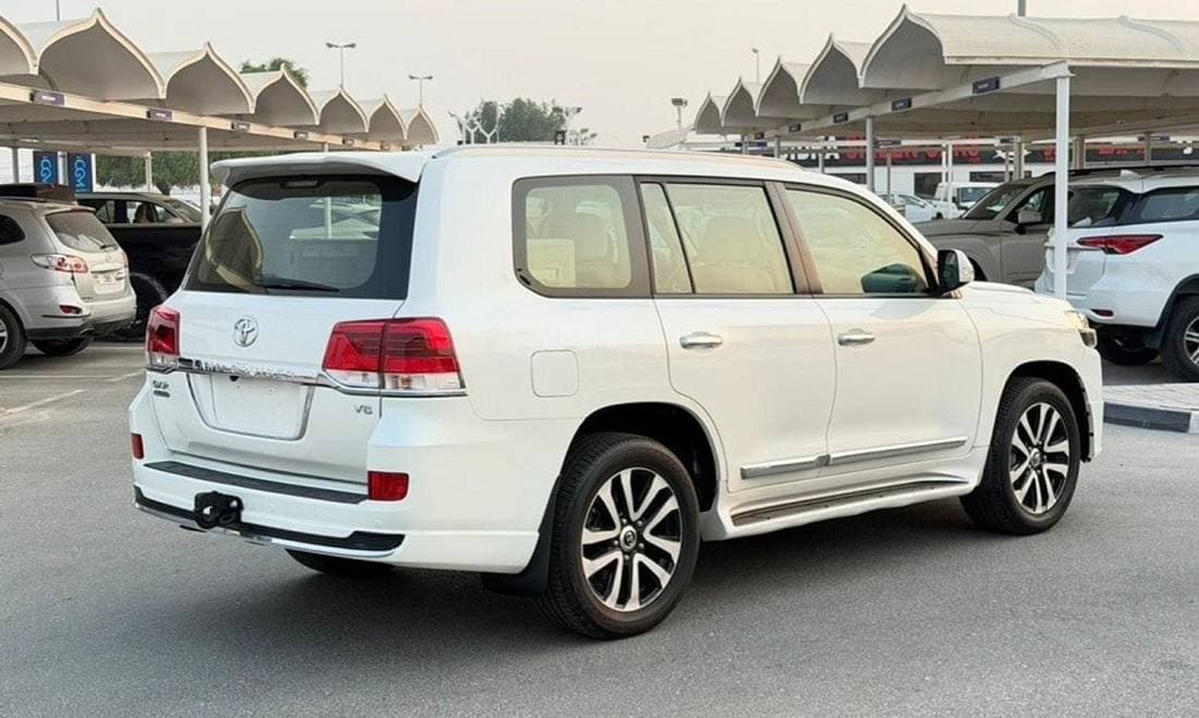 2019 Toyota Land Cruiser thumbnail 5