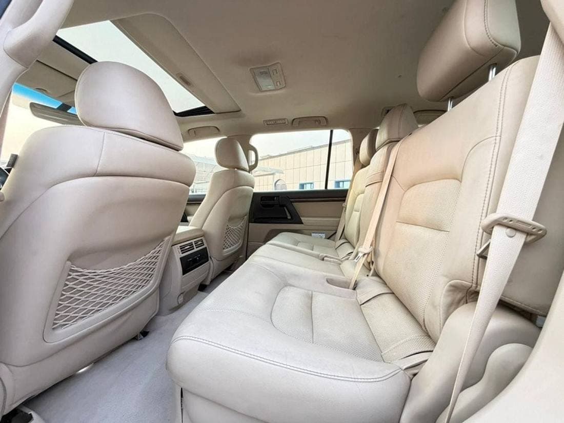 2019 Toyota Land Cruiser thumbnail 7