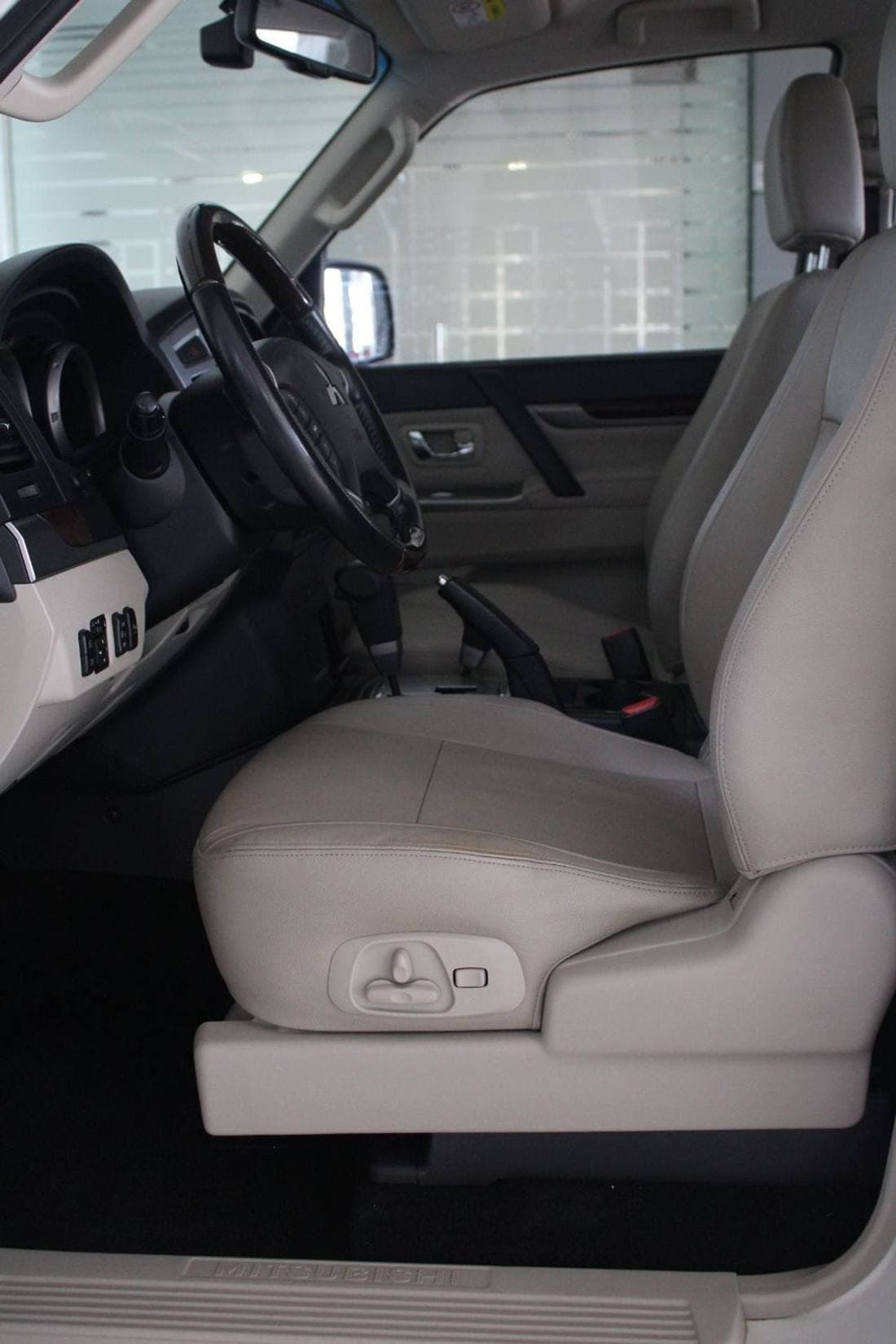 2020 Mitsubishi Pajero GLS HIGHLINE thumbnail 6