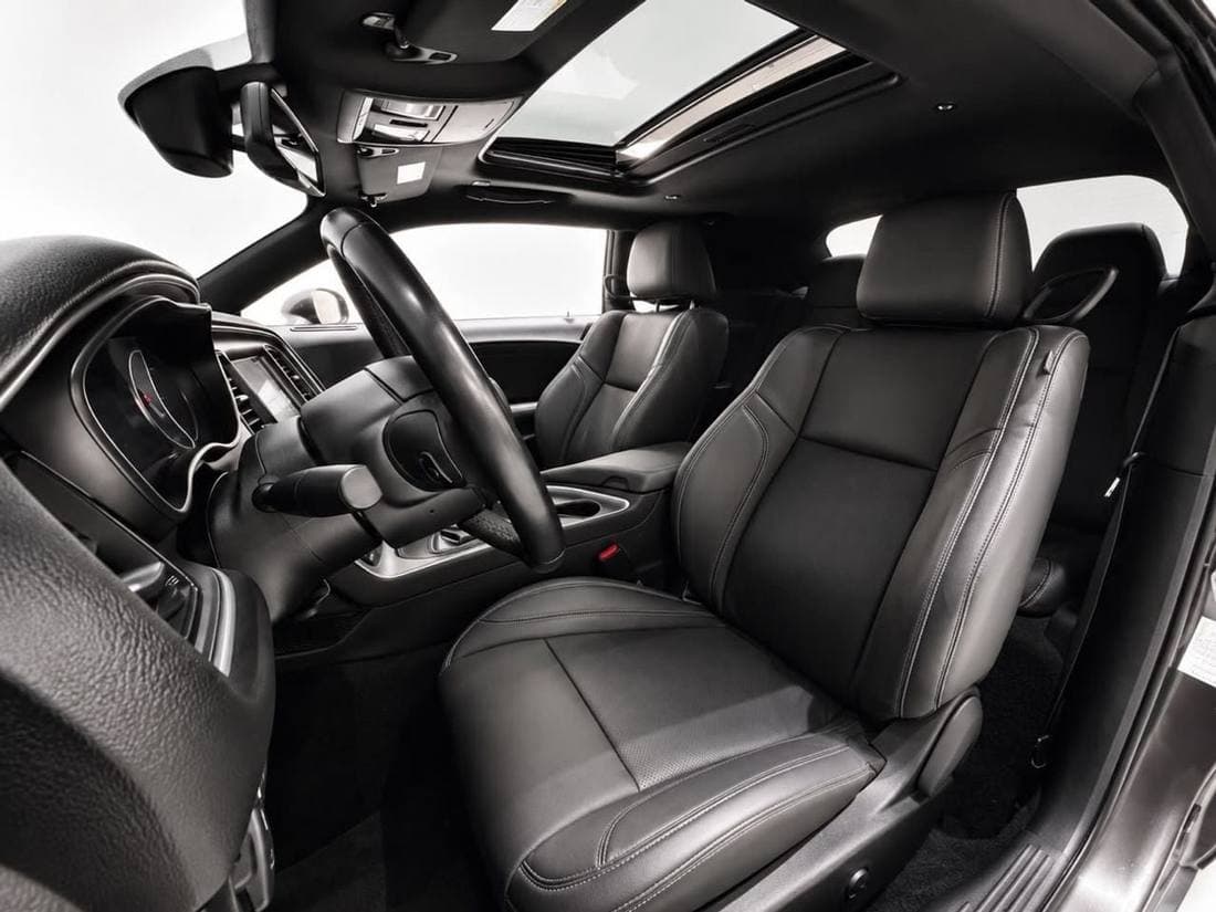 2022 Dodge Challenger SXT thumbnail 6