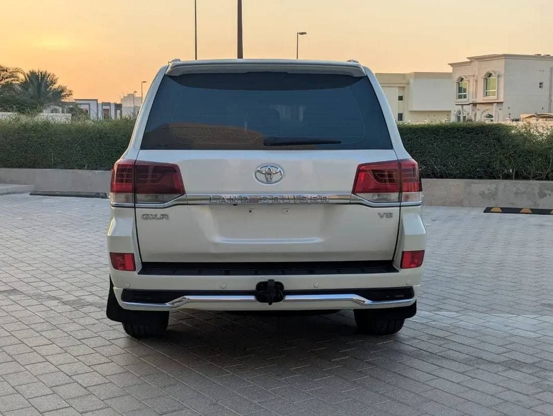 2018 Toyota Land Cruiser GXR thumbnail 6
