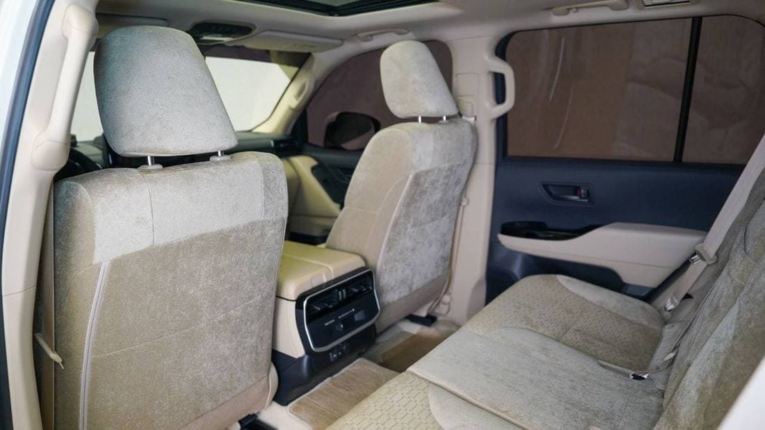 2025 Toyota Land Cruiser EXR thumbnail 5