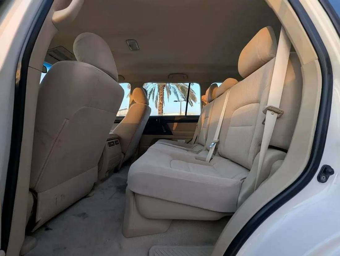 2018 Toyota Land Cruiser thumbnail 7