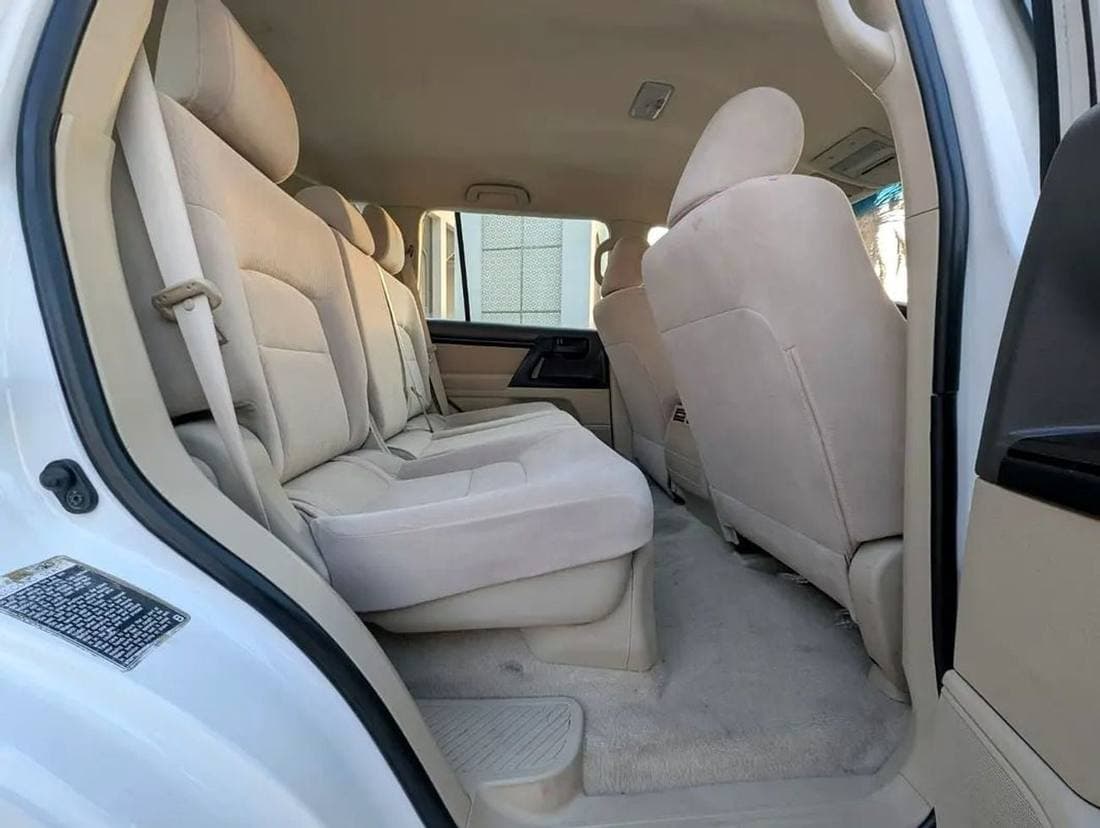 2018 Toyota Land Cruiser thumbnail 8