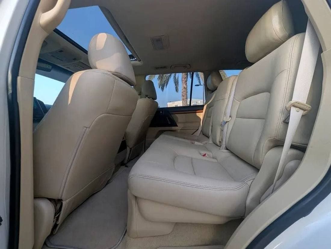 2020 Toyota Land Cruiser GXR thumbnail 6