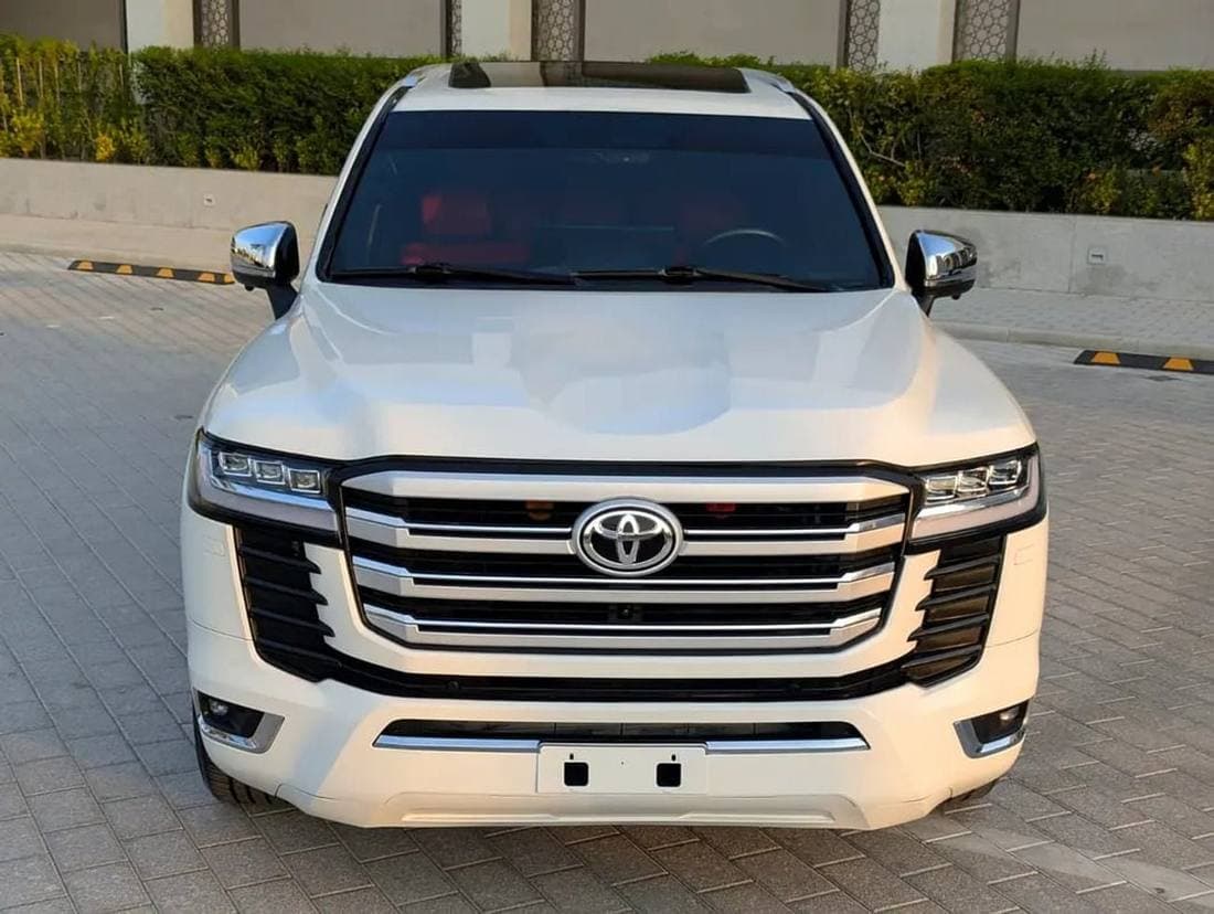 2015 Toyota Land Cruiser GXR thumbnail 3