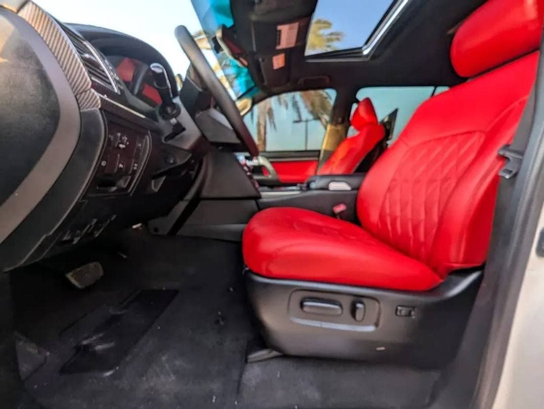 2015 Toyota Land Cruiser GXR thumbnail 6