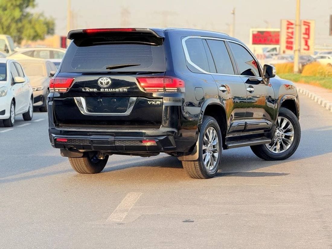 2016 Toyota Land Cruiser VXR thumbnail 5