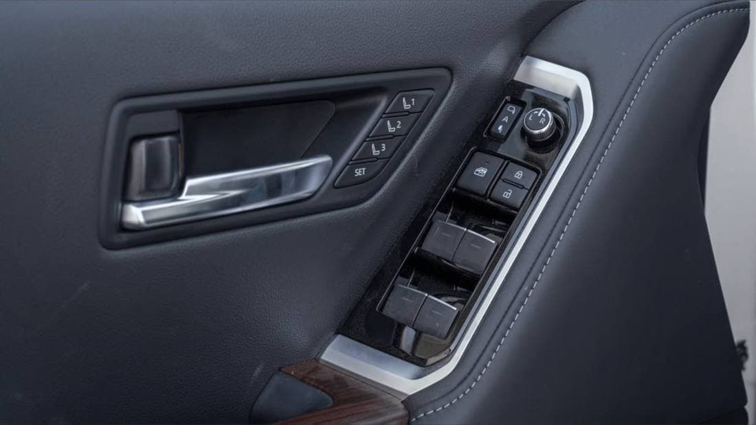 2026 Toyota Land Cruiser VX thumbnail 8
