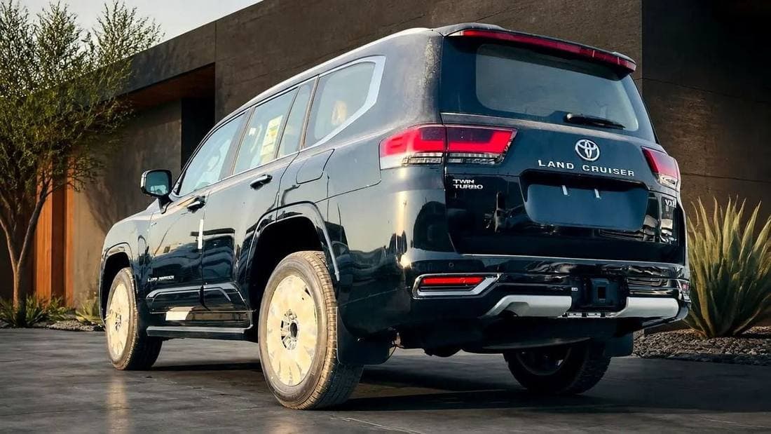 2026 Toyota Land Cruiser VXR thumbnail 5