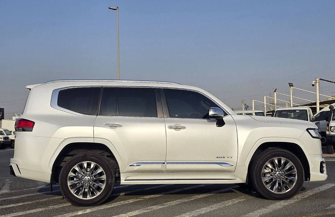 2024 Toyota Land Cruiser VXR thumbnail 4