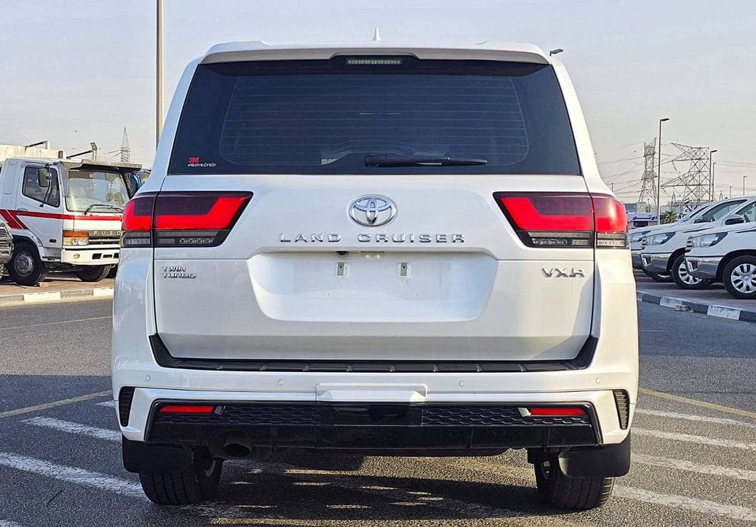 2024 Toyota Land Cruiser VXR thumbnail 6