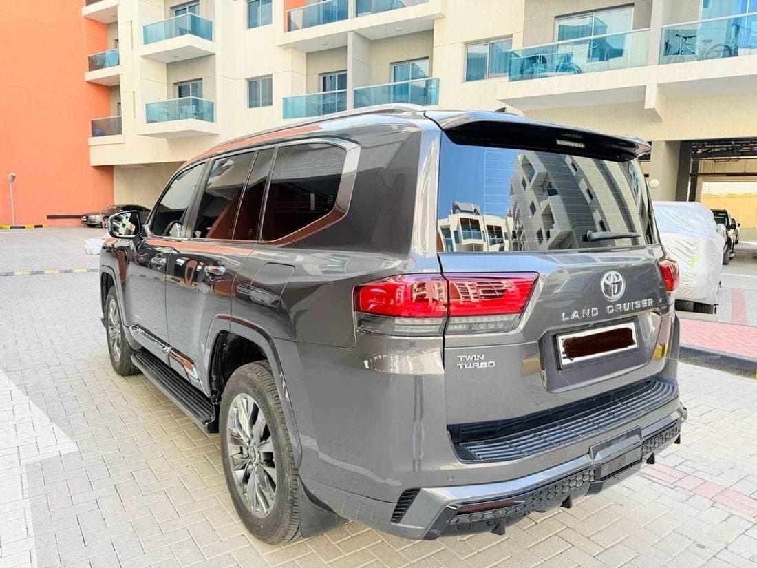 2022 Toyota Land Cruiser VXR thumbnail 4
