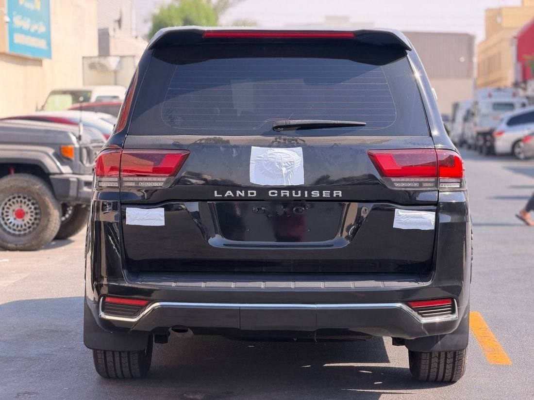 2018 Toyota Land Cruiser GXR thumbnail 6
