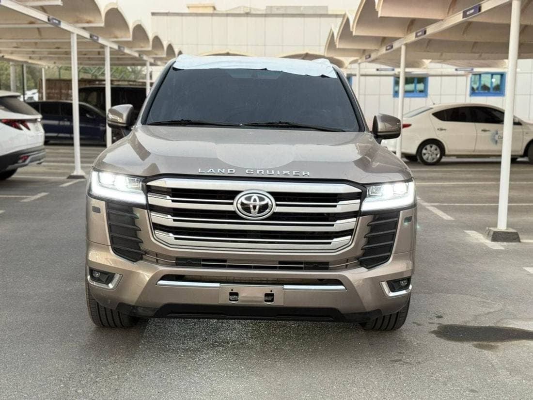 2016 Toyota Land Cruiser GXR thumbnail 4
