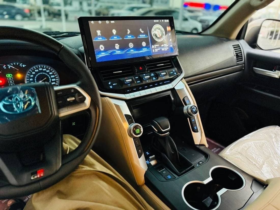 2016 Toyota Land Cruiser GXR thumbnail 7