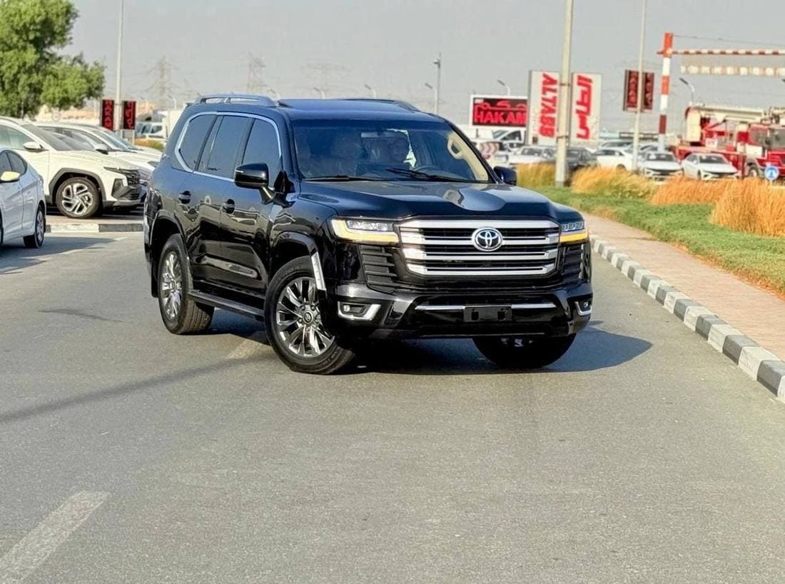 2017 Toyota Land Cruiser GXR thumbnail 3