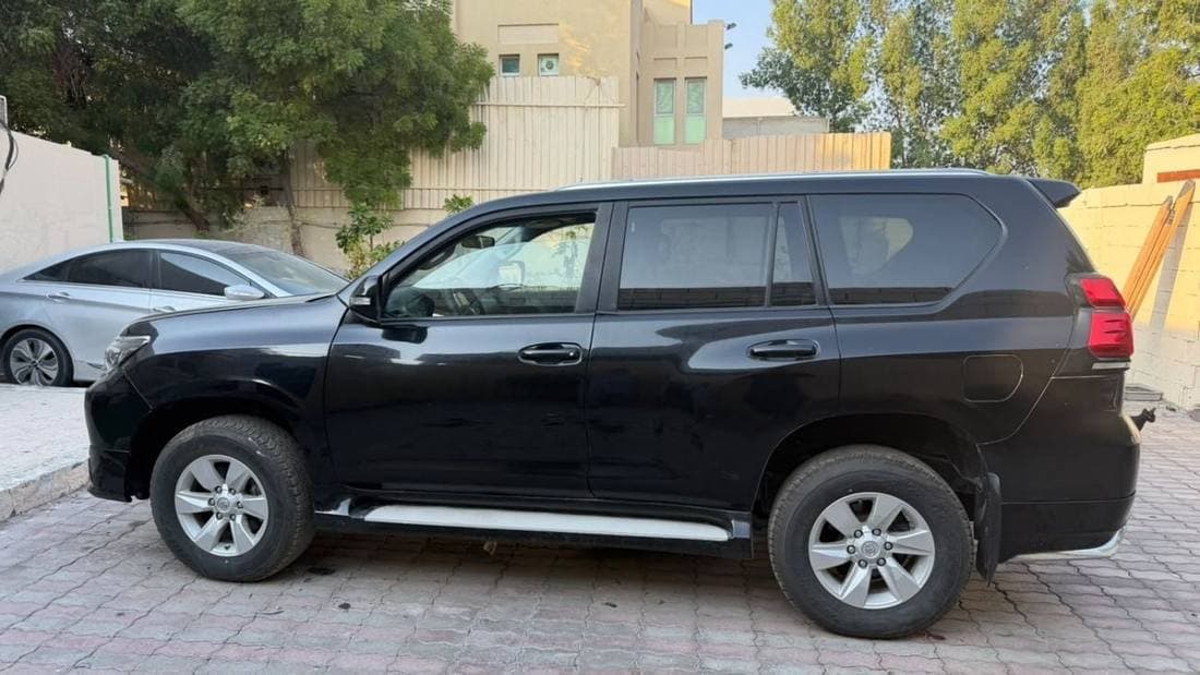 2022 Toyota Land Cruiser VXR thumbnail 3
