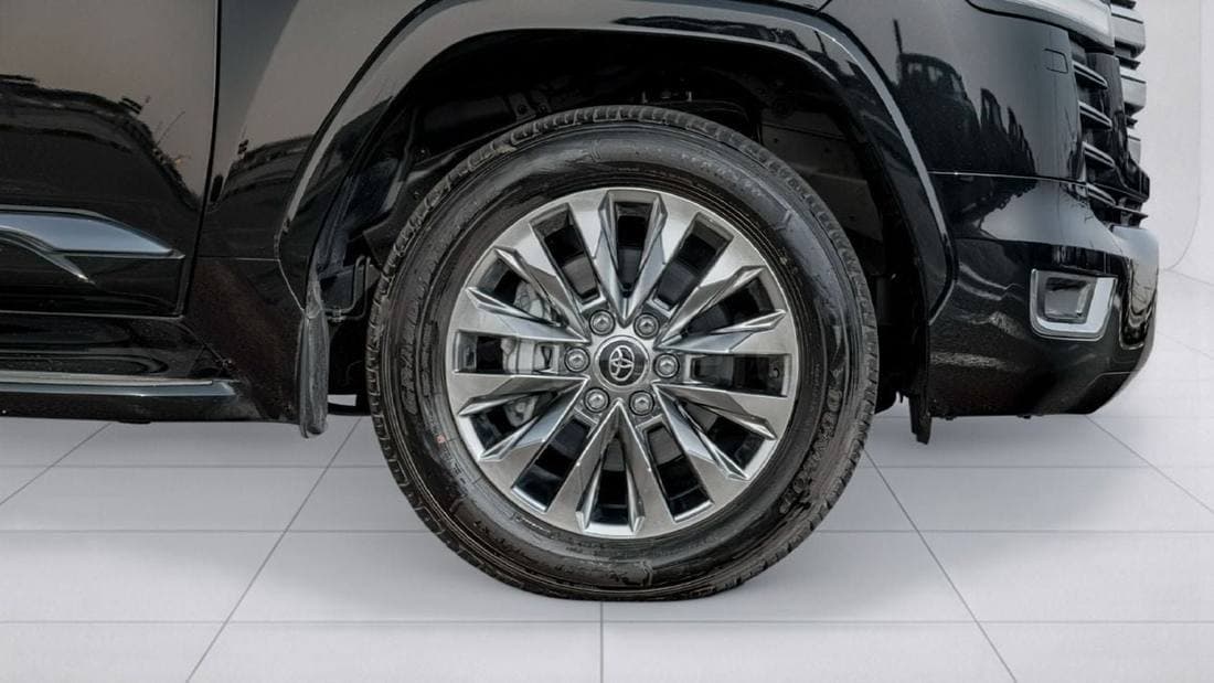 2026 Toyota Land Cruiser VXR thumbnail 6