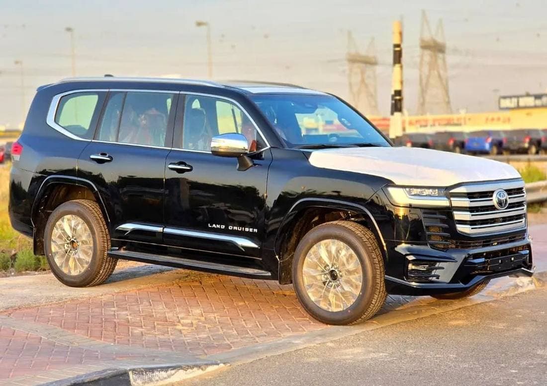 2025 Toyota Land Cruiser VXR thumbnail 6