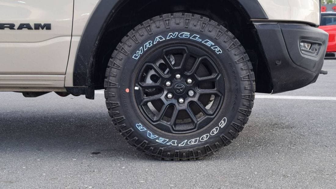 2025 RAM 1500 REBEL thumbnail 7