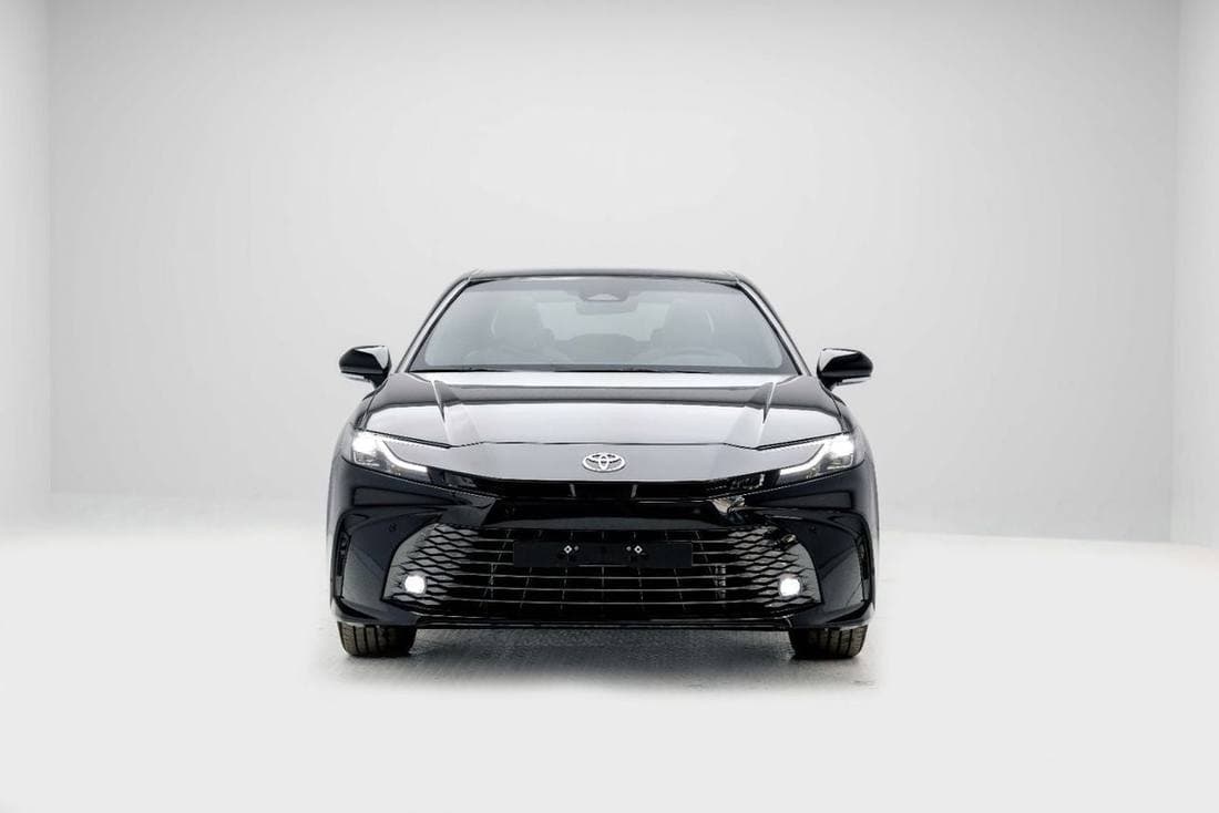 2026 Toyota Camry GLE thumbnail 3