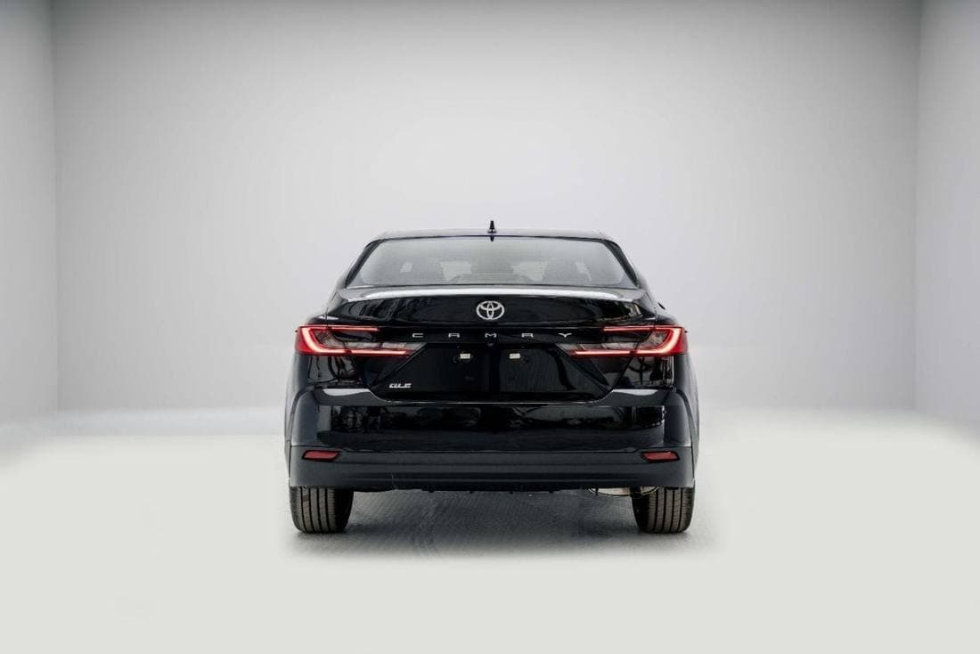 2026 Toyota Camry GLE thumbnail 6