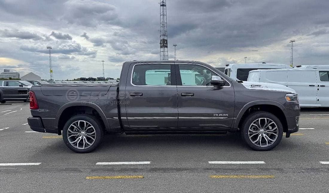 2026 RAM 1500 TUNGSTEN thumbnail 3