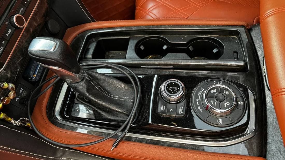 2012 Nissan Patrol LE T3 thumbnail 3