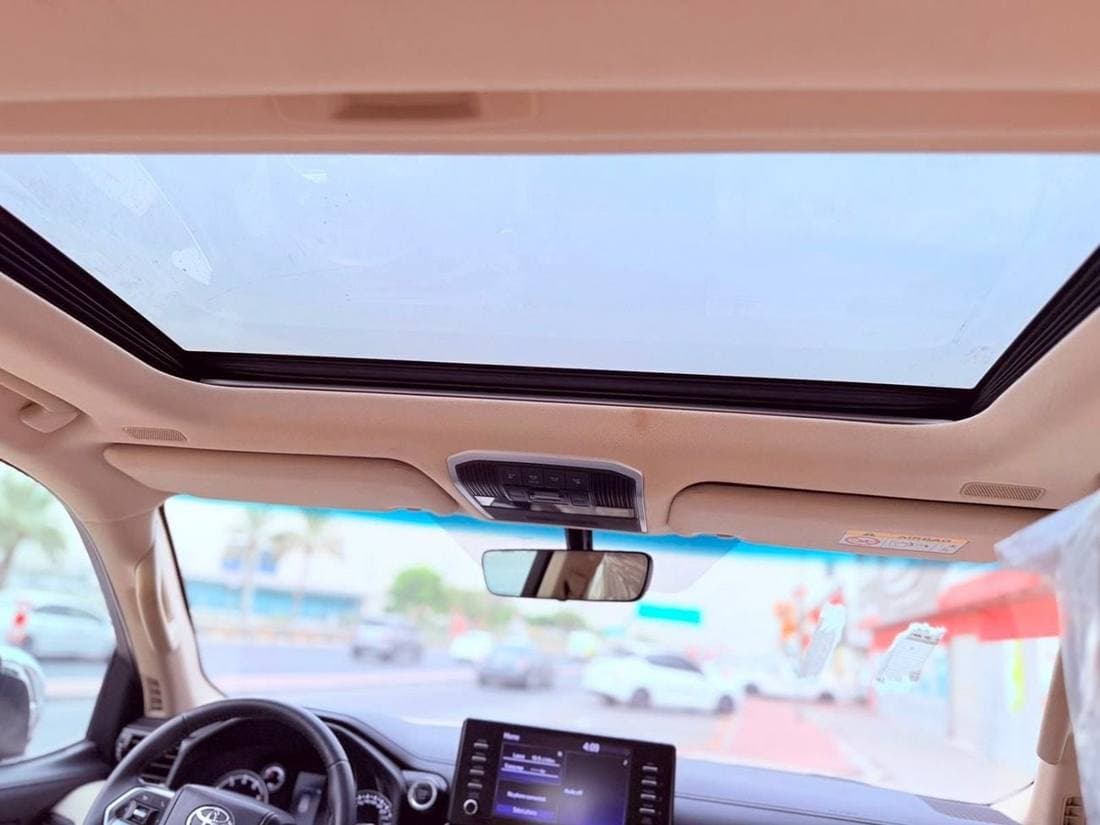 2022 Toyota Land Cruiser GXR thumbnail 8