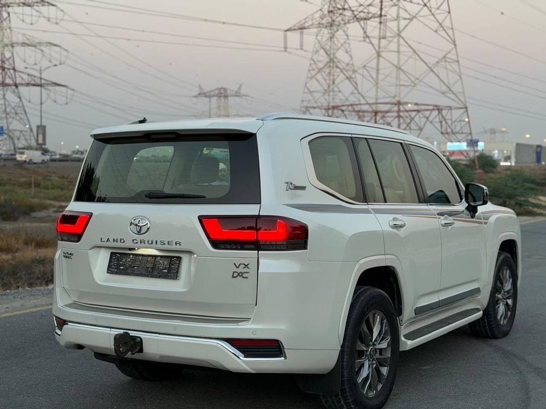 2022 Toyota Land Cruiser VX thumbnail 3