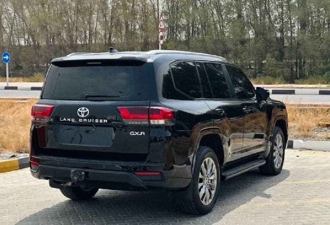 2022 Toyota Land Cruiser GXR thumbnail 3