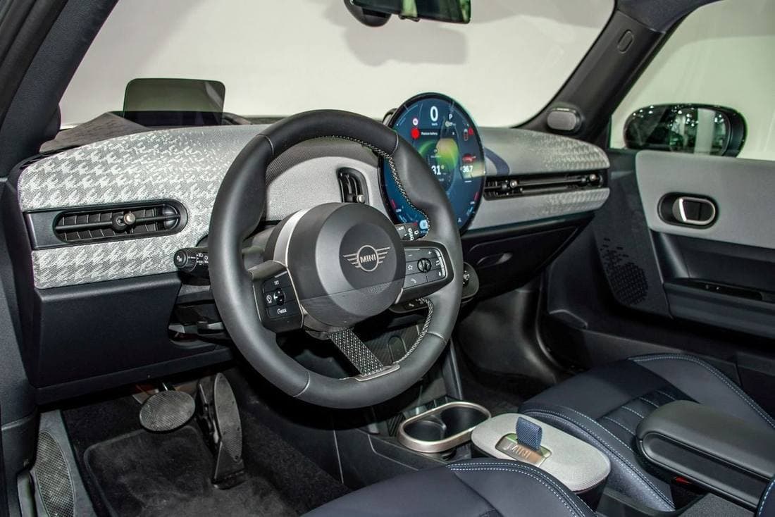 2025 Mini Cooper S STANDARD thumbnail 8