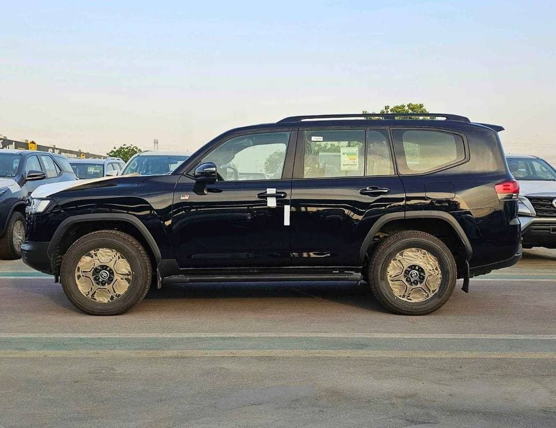 2026 Toyota Land Cruiser GR SPORT thumbnail 3