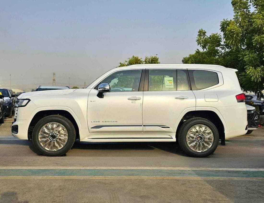 2026 Toyota Land Cruiser VXR thumbnail 3
