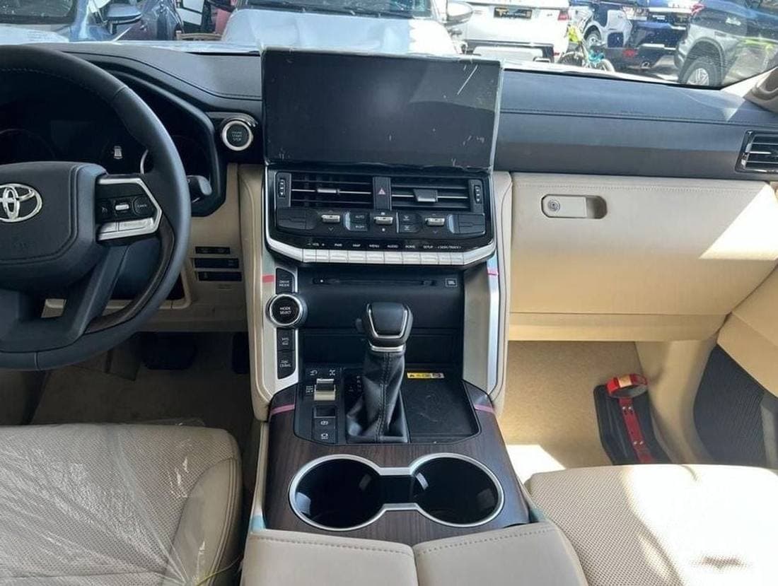 2024 Toyota Land Cruiser VX thumbnail 5