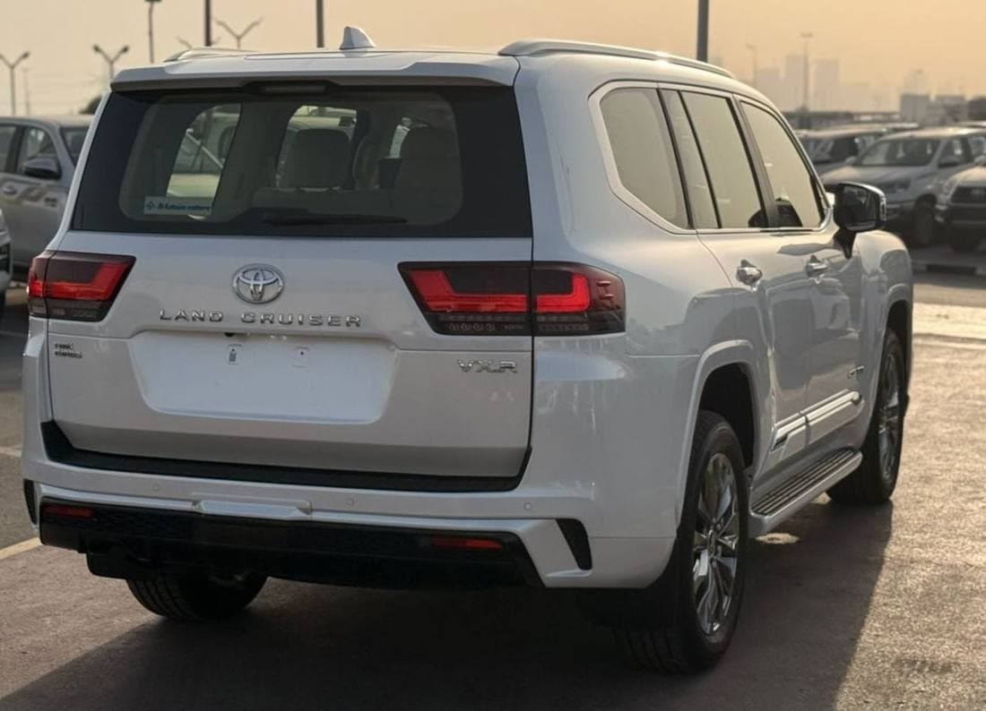 2026 Toyota Land Cruiser VXR thumbnail 2