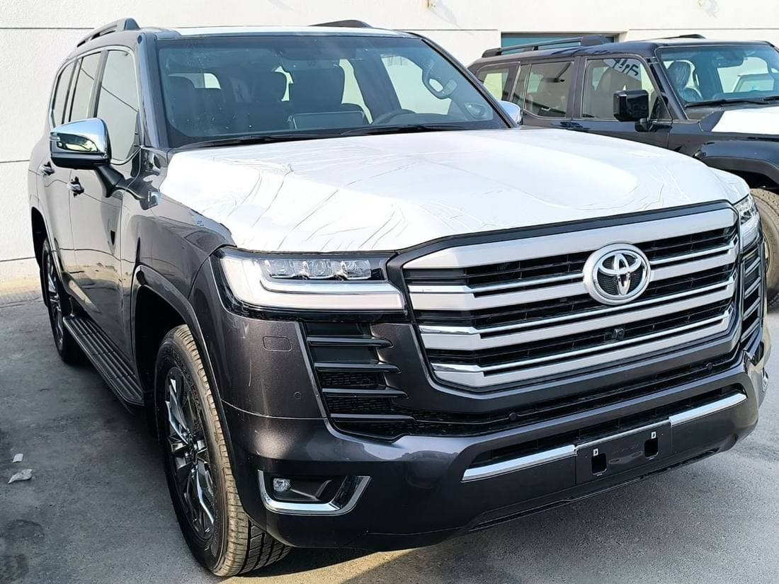 2026 Toyota Land Cruiser VXR thumbnail 3