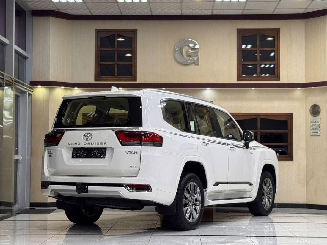 2026 Toyota Land Cruiser VXR thumbnail 8