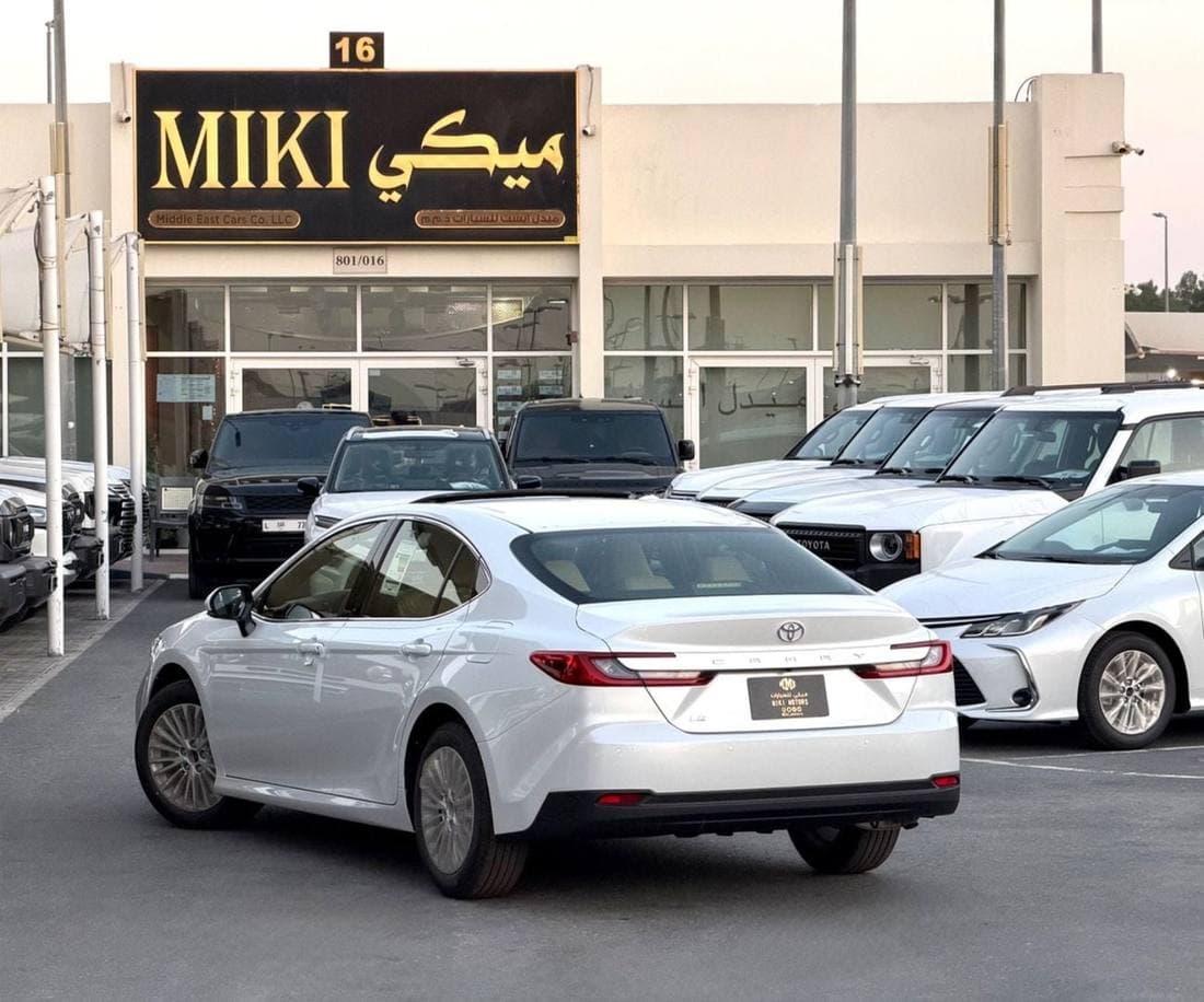 2026 Toyota Camry LE thumbnail 5
