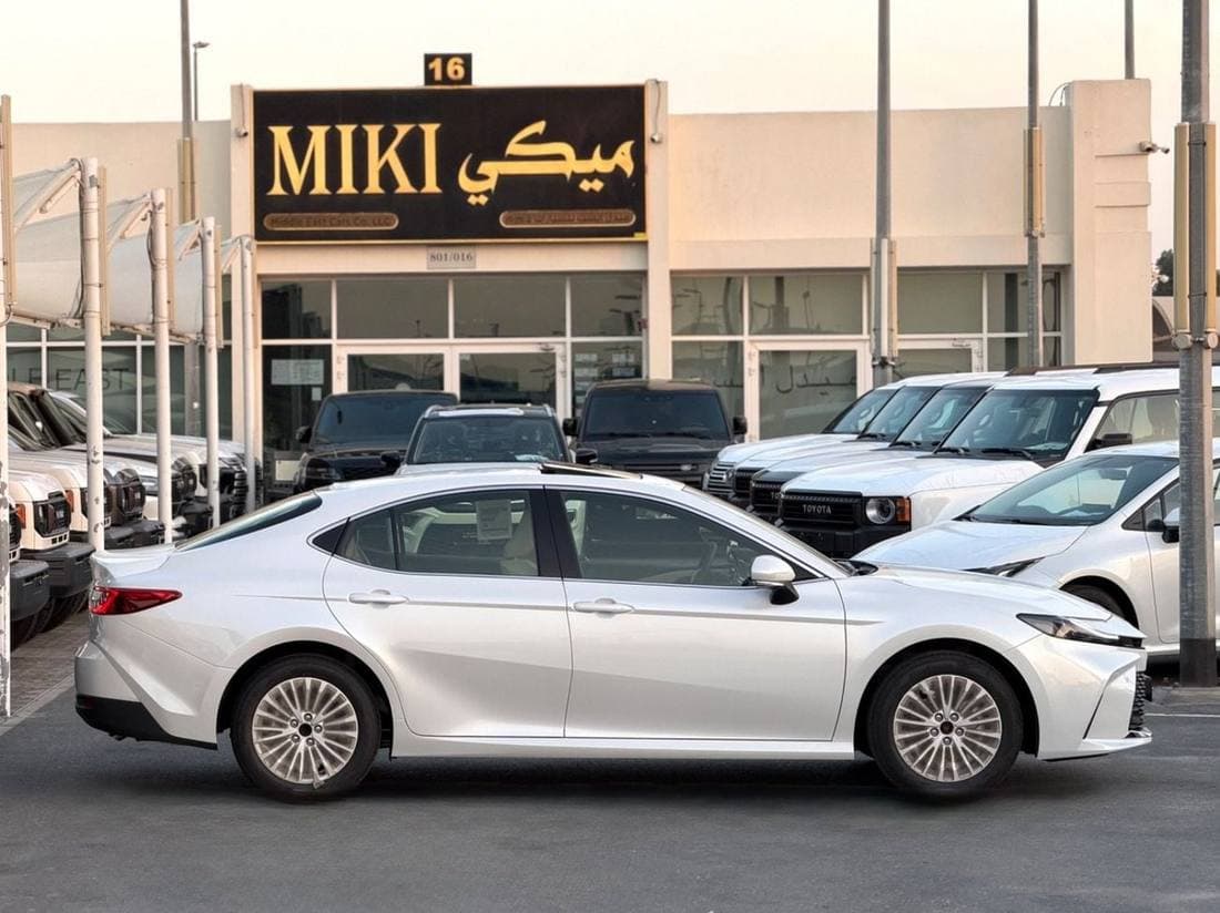 2026 Toyota Camry LE thumbnail 7