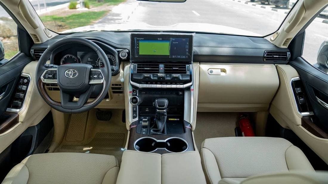 2025 Toyota Land Cruiser VX thumbnail 7