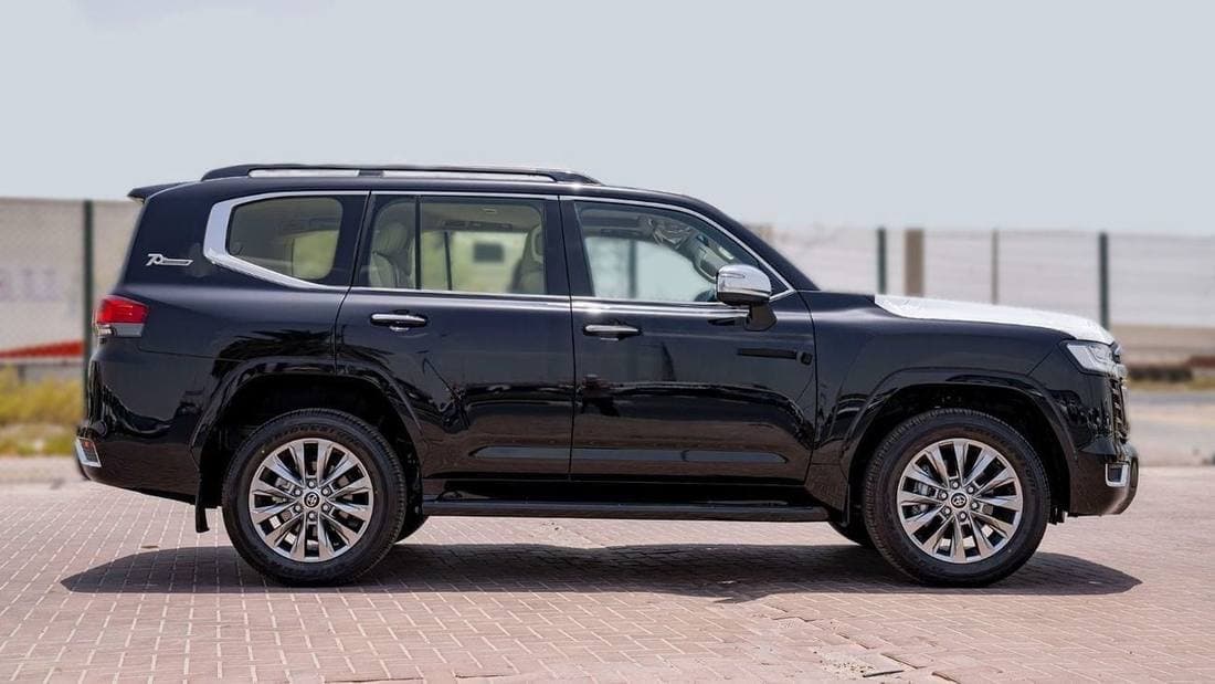 2025 Toyota Land Cruiser VX thumbnail 4