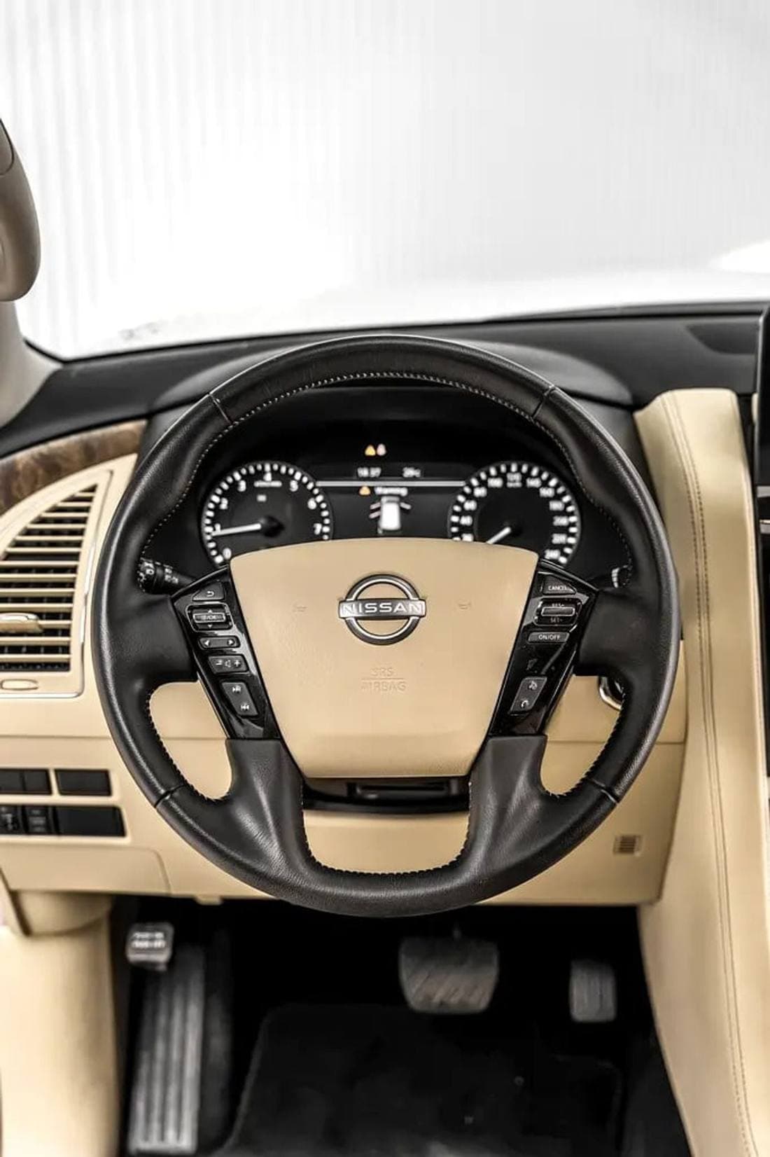 2024 Nissan Patrol SE T2 thumbnail 8