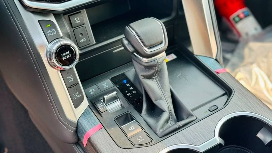 2026 Toyota Land Cruiser VXR thumbnail 8