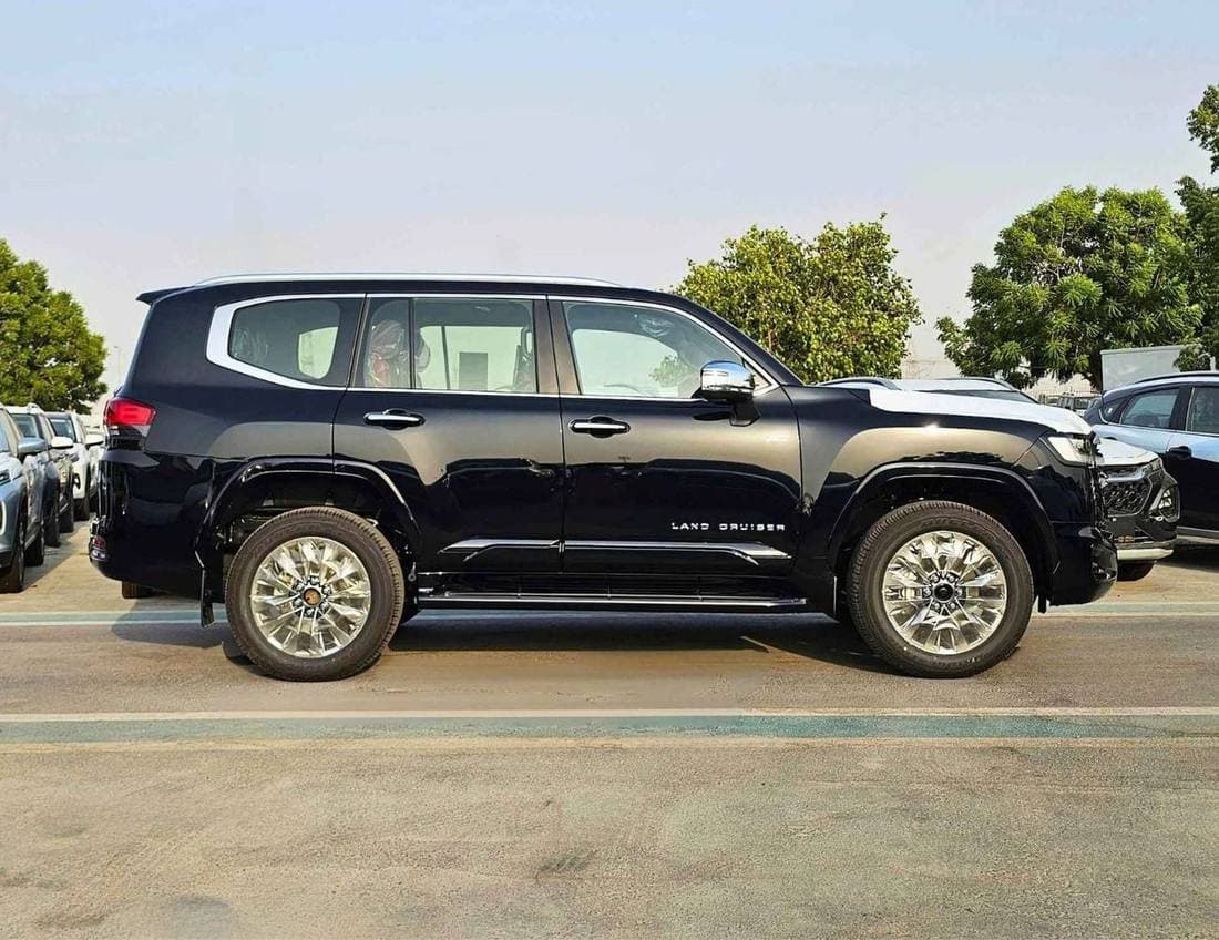 2026 Toyota Land Cruiser VXR thumbnail 2