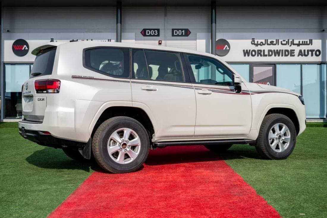 2025 Toyota Land Cruiser GXR thumbnail 5