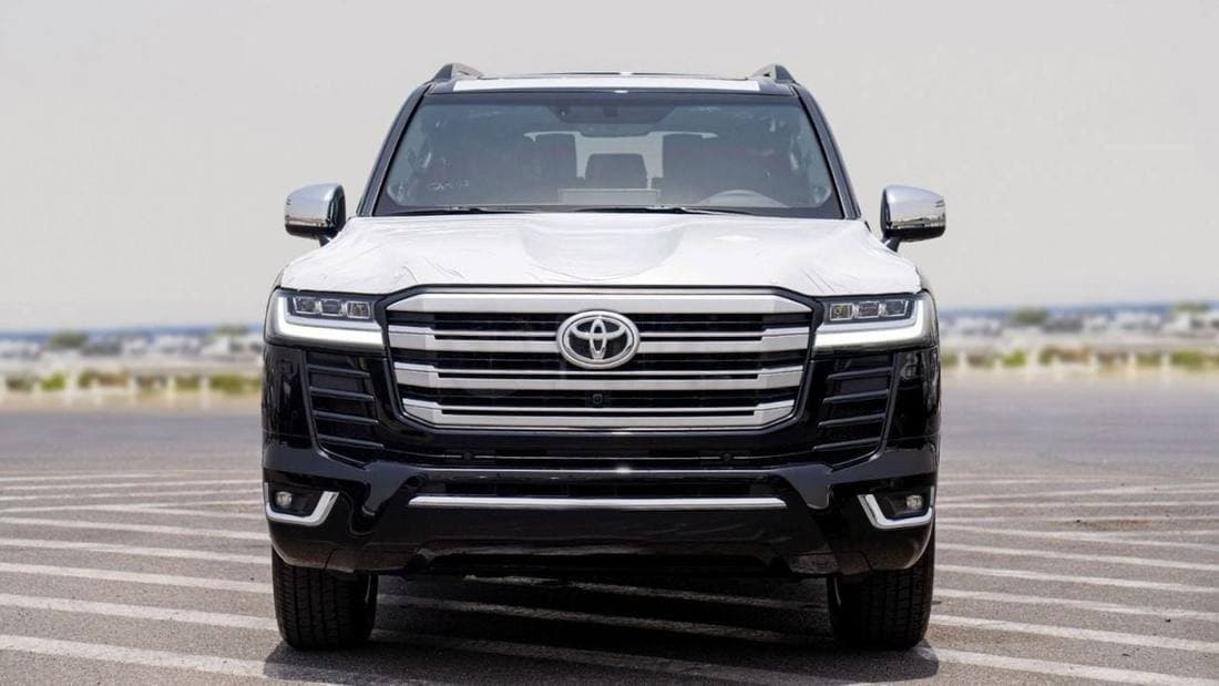 2025 Toyota Land Cruiser VXR thumbnail 2